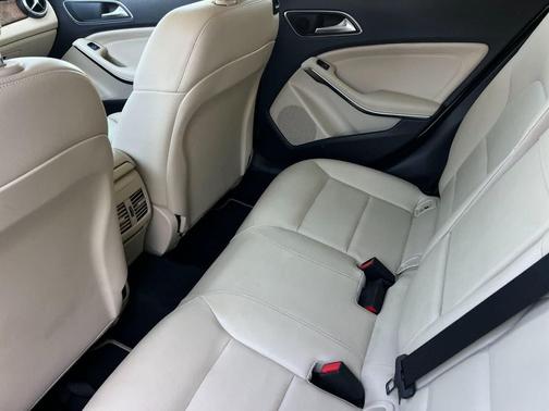 Arctic White 2016 Mercedes-Benz GLA-Class 4MATIC