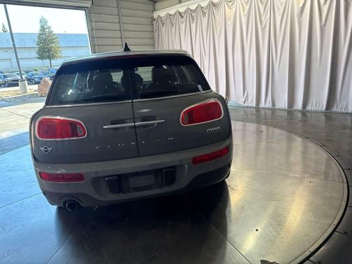 Moonwalk Grey Metallic 2017 MINI Clubman Cooper