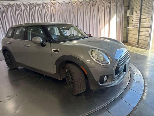 Moonwalk Grey Metallic 2017 MINI Clubman Cooper
