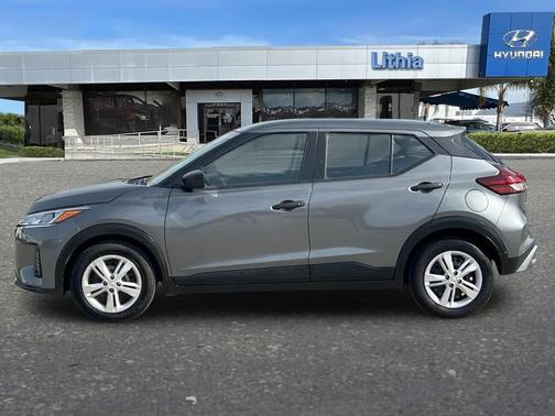 Gun Metallic 2024 Nissan Kicks S