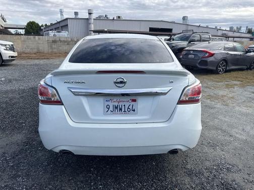Pearl White 2015 Nissan Altima 2.5 S