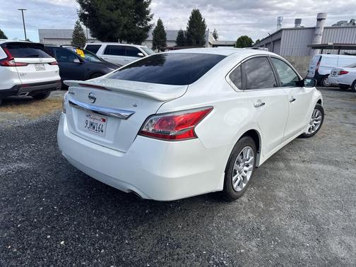Pearl White 2015 Nissan Altima 2.5 S