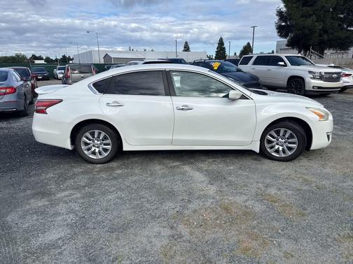 Pearl White 2015 Nissan Altima 2.5 S