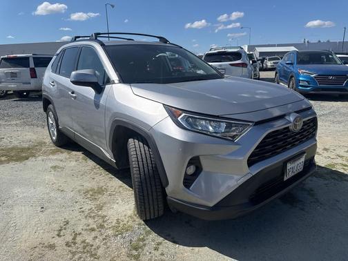 2020 Toyota RAV4 XLE