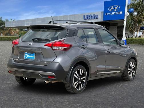 Gun Metallic 2018 Nissan Kicks SR