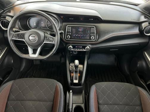 Gun Metallic 2018 Nissan Kicks SR