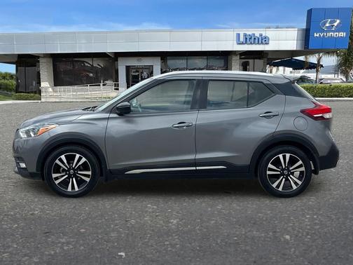 Gun Metallic 2018 Nissan Kicks SR