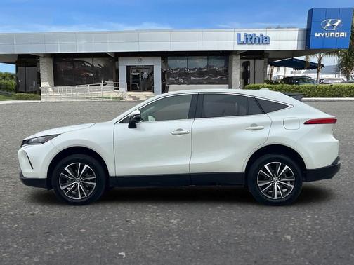 2022 Toyota Venza LE