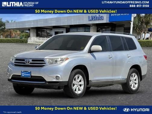 Classic Silver Metallic 2013 Toyota Highlander SE