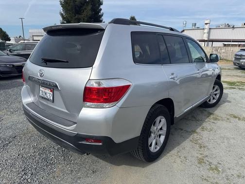 2013 Toyota Highlander SE