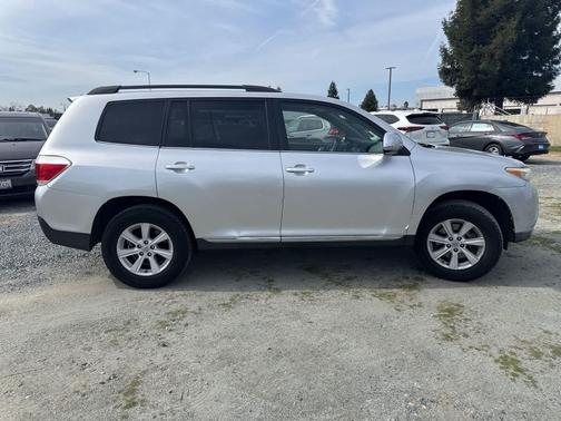 2013 Toyota Highlander SE
