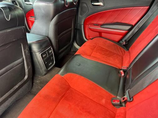 Pitch Black Clearcoat 2018 Dodge Charger R/T Scat Pack