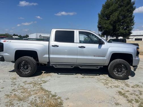 Silver Ice Metallic 2018 Chevrolet Silverado 1500 LTZ
