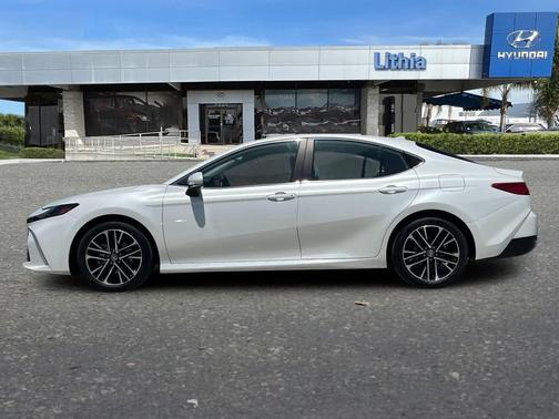 Wind Chill Pearl 2026 Toyota Camry XLE