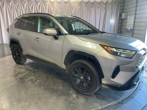 2022 Toyota RAV4 Hybrid SE