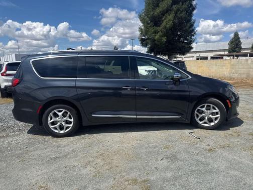 2020 Chrysler Pacifica Limited