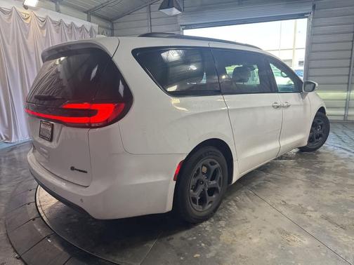2021 Chrysler Pacifica Hybrid Touring L
