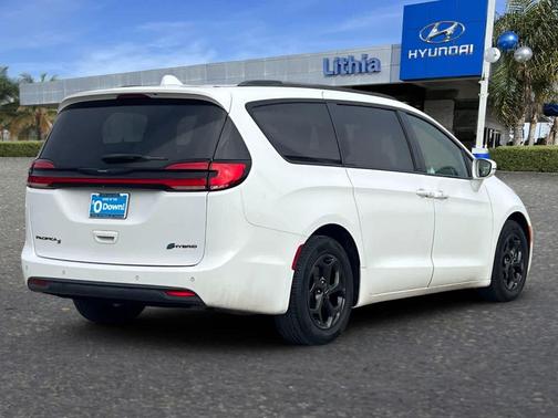 2021 Chrysler Pacifica Hybrid Touring L