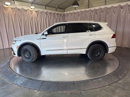 Opal White Pearl 2024 Volkswagen Tiguan 2.0T SEL R-Line 4MOTION
