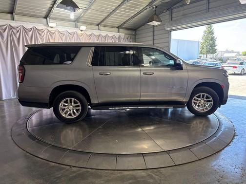 Sterling Gray Metallic 2023 Chevrolet Suburban LT
