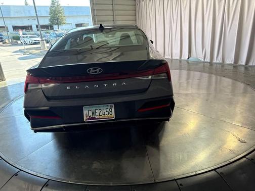 Ecotronic Gray 2025 Hyundai ELANTRA SEL