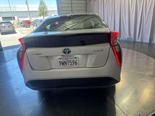 Blizzard Pearl 2016 Toyota Prius Three