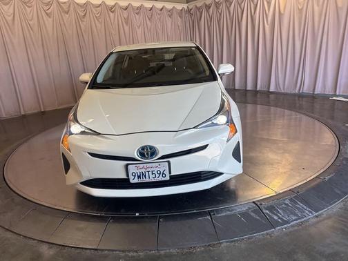 Blizzard Pearl 2016 Toyota Prius Three