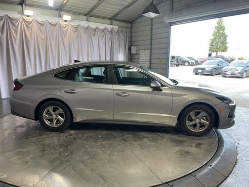 2021 Hyundai SONATA SE