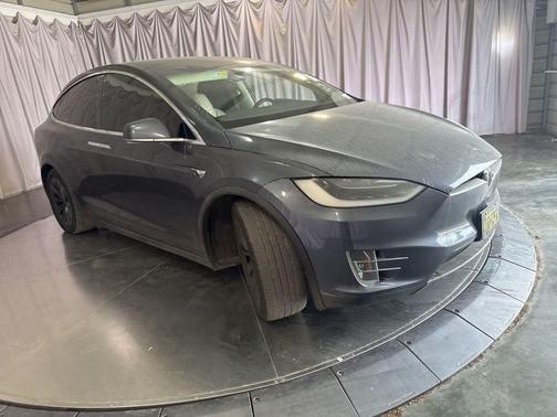 Silver 2017 Tesla Model X 75D