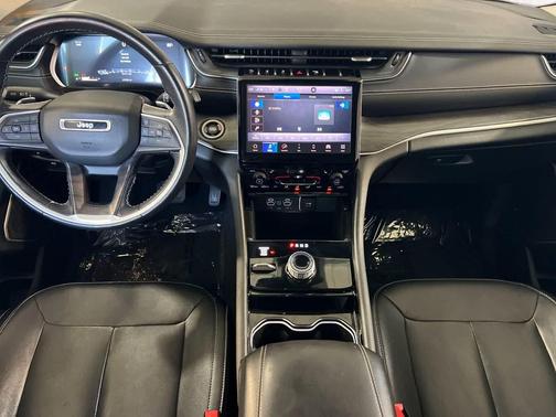 Diamond Black Crystal Pearlcoat 2022 Jeep Grand Cherokee L Limited