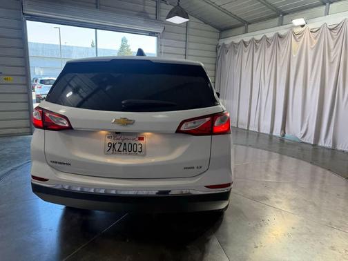 Summit White 2021 Chevrolet Equinox 1LT