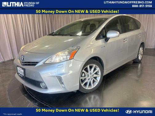 2014 Toyota Prius v Five