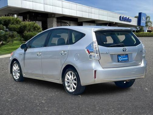 2014 Toyota Prius v Five