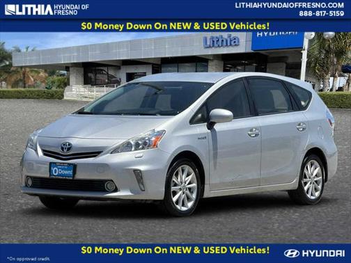 2014 Toyota Prius v Five