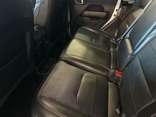 Silver Zynith Clearcoat 2023 Jeep Wrangler 4xe Sahara