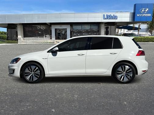 2016 Volkswagen e-Golf SE