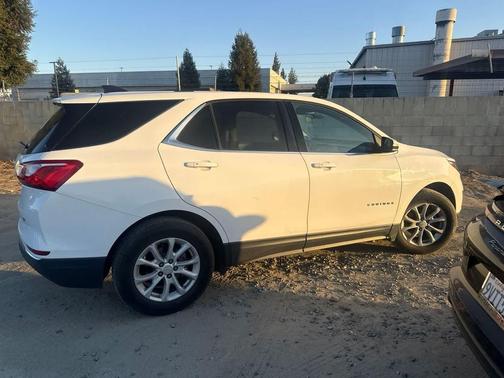 Summit White 2018 Chevrolet Equinox LT