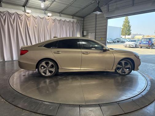 2018 Honda Accord Touring 1.5T
