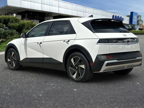 Atlas White 2026 Hyundai IONIQ 5 SE