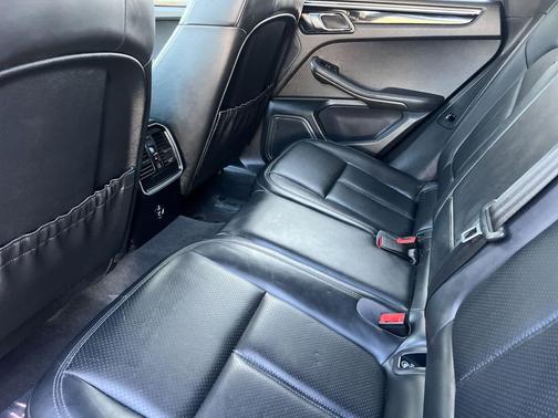 2020 Porsche Macan AWD