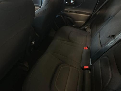 Black Clearcoat 2022 Jeep Renegade Latitude