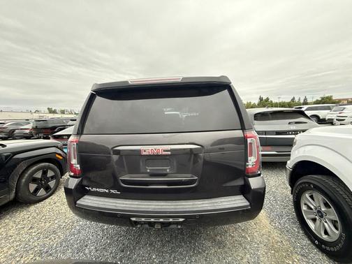 Iridium Metallic 2018 GMC Yukon XL SLT Standard Edition