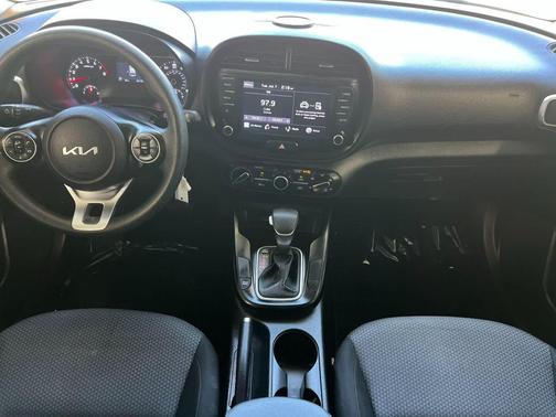 Gravity Gray 2022 Kia Soul LX
