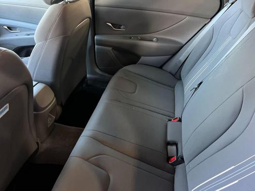 Fluid Metal 2024 Hyundai ELANTRA SEL