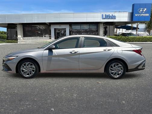 Fluid Metal 2024 Hyundai ELANTRA SEL