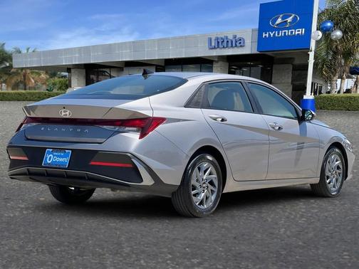 Fluid Metal 2024 Hyundai ELANTRA SEL