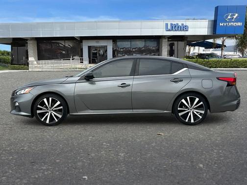 2022 Nissan Altima 2.5 SR