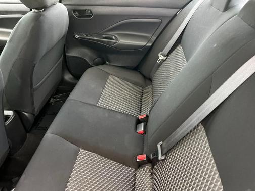 Gun Metallic 2024 Nissan Versa 1.6 S