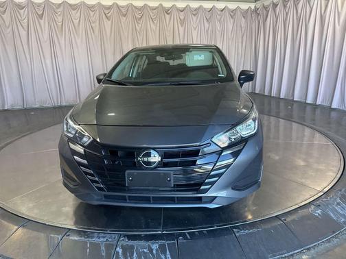 Gun Metallic 2024 Nissan Versa 1.6 S