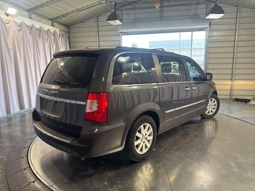 Granite Crystal Metallic Clearcoat 2016 Chrysler Town & Country Touring